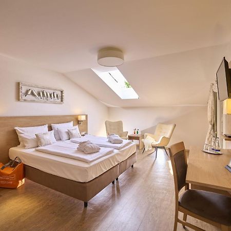 Stroebinger Hof - Therme Wellness Resort Бад-Эндорф Экстерьер фото