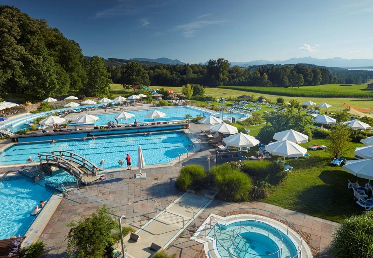 Stroebinger Hof - Therme Wellness Resort Бад-Эндорф Экстерьер фото