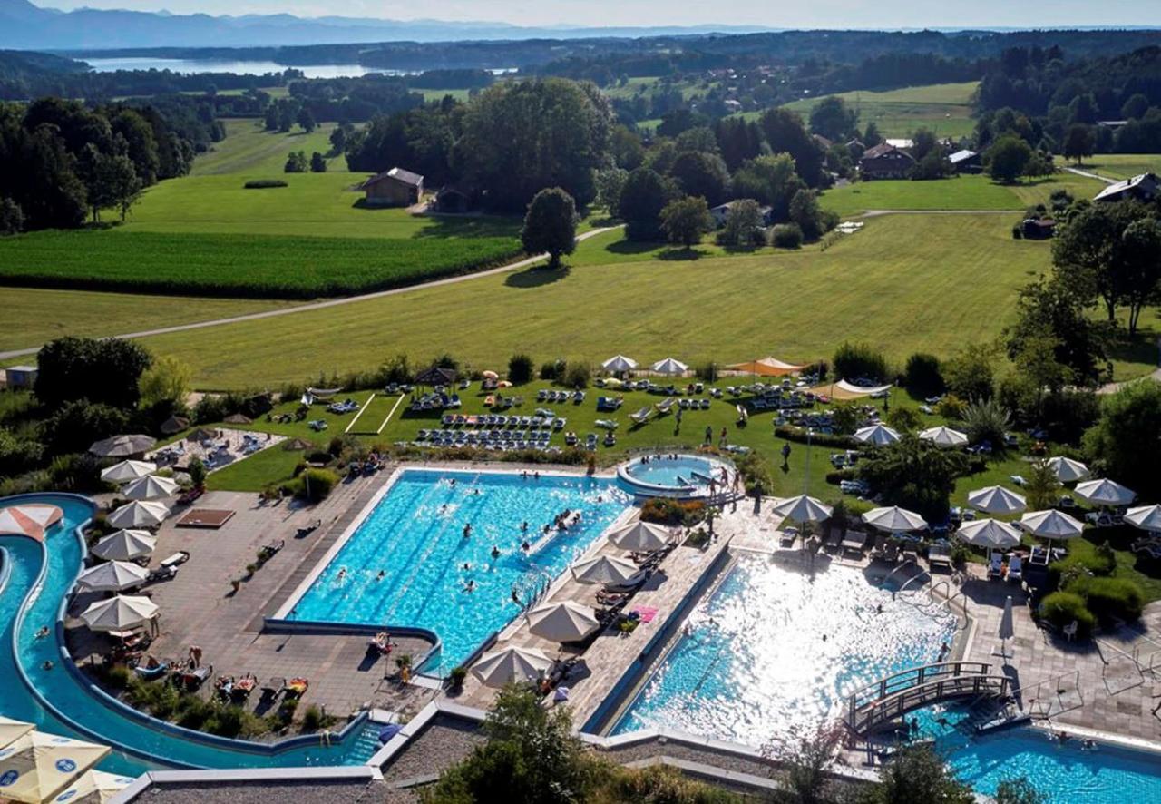 Stroebinger Hof - Therme Wellness Resort Бад-Эндорф Экстерьер фото