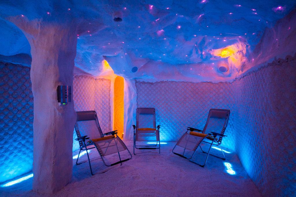 Stroebinger Hof - Therme Wellness Resort Бад-Эндорф Экстерьер фото