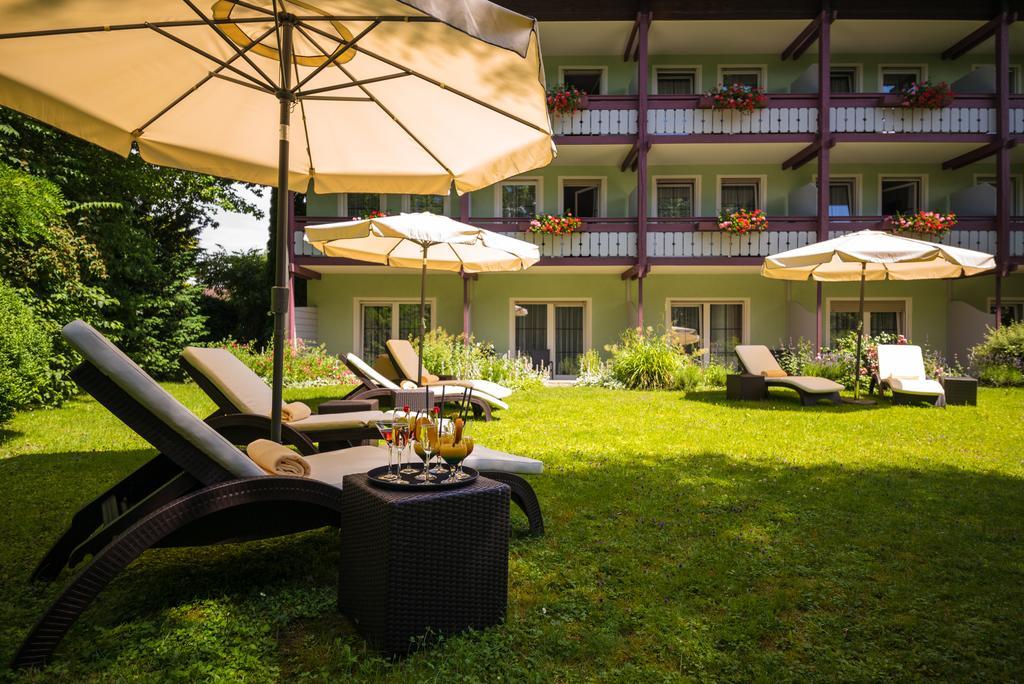 Stroebinger Hof - Therme Wellness Resort Бад-Эндорф Экстерьер фото