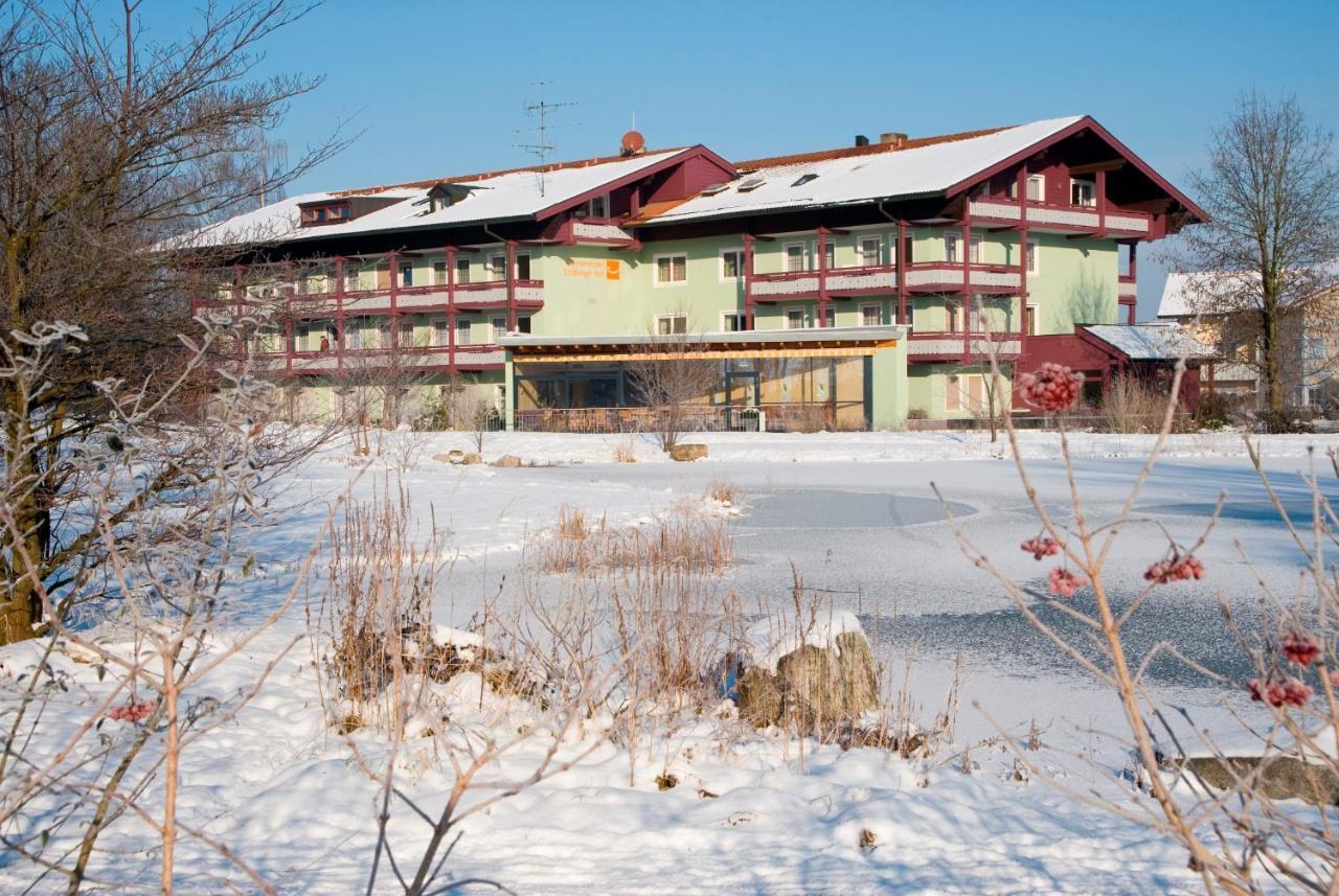 Stroebinger Hof - Therme Wellness Resort Бад-Эндорф Экстерьер фото