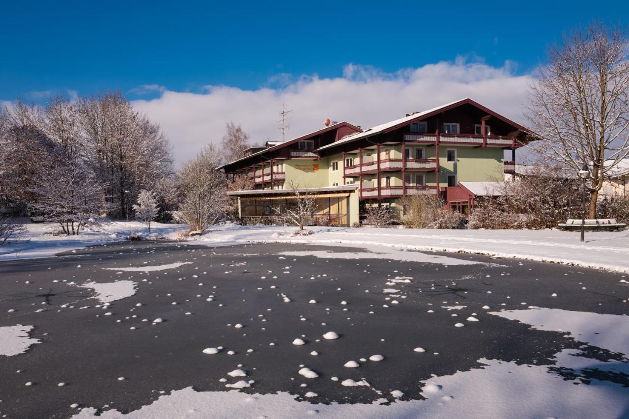 Stroebinger Hof - Therme Wellness Resort Бад-Эндорф Экстерьер фото